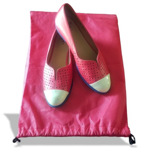 John Fluevog Retired 'Basement Sue' Red Perforated Flats Off White Toe Cap sz 8 - Picture 8 of 14
